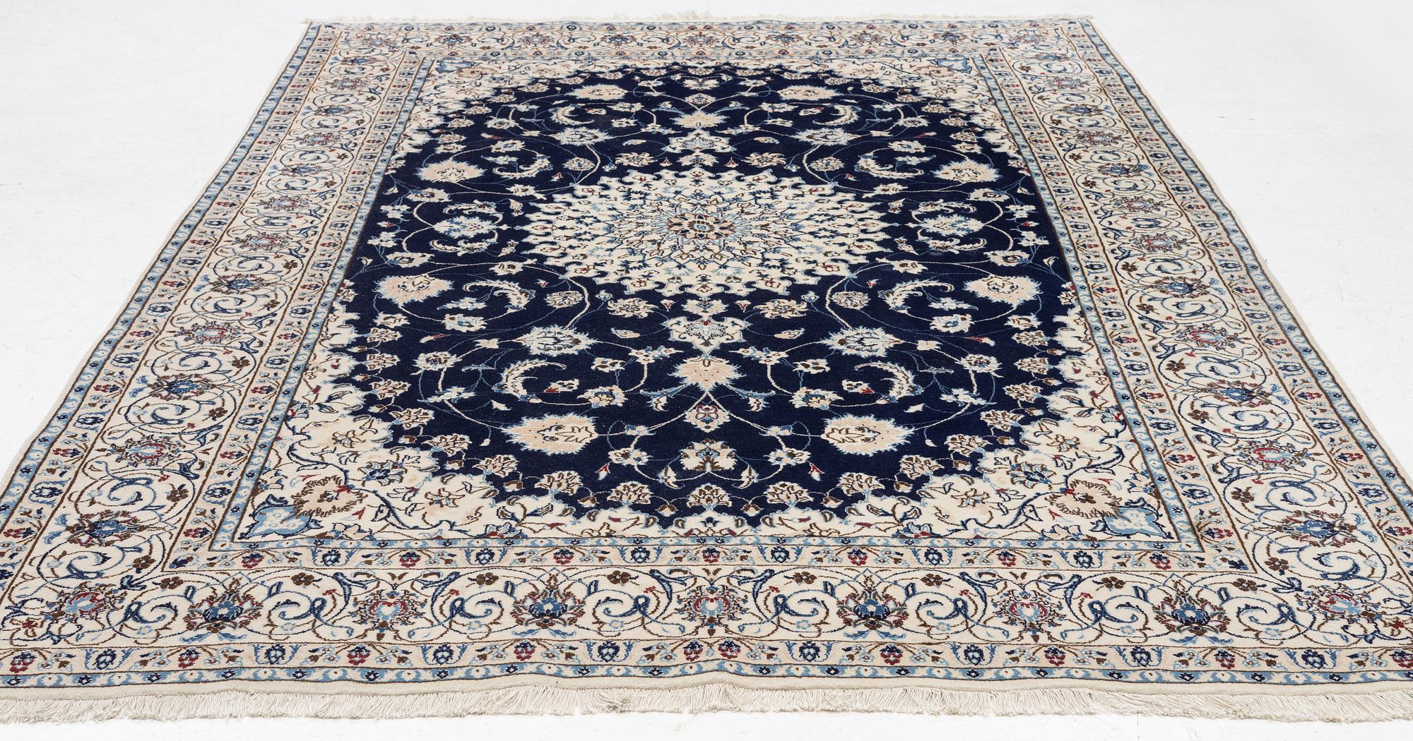 Carpet, Nain, approx. 300 x 200 cm.