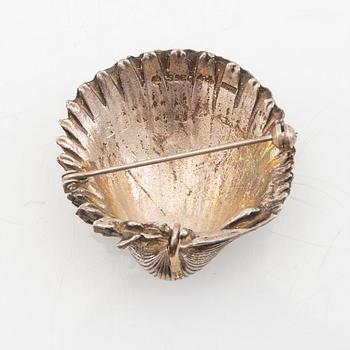 A silver brooch/pendant Pilgrim Shell by Berit Johansson, W&A Sävsjö Goldsmith 1980s.