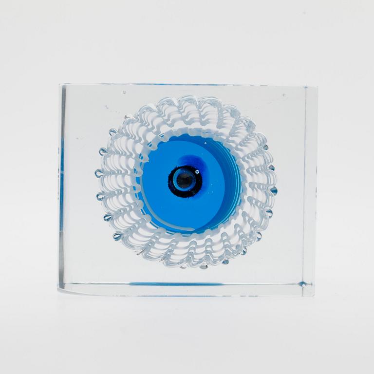 ÅRSKUB, glas, signerad Oiva Toikka, Nuutajärvi 1993, numrerad 589/2000.
