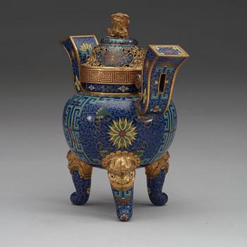 A cloisonné tripod censer, late Qing dynasty (1644-1912). Cover marked Lao Tian Li.