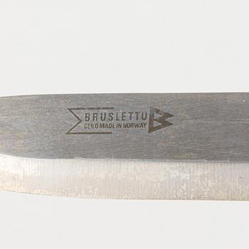 Per Sunna, halvhornskniv, signerad.