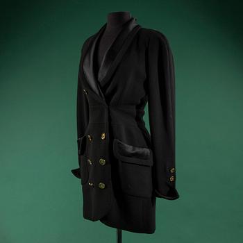A jacket by CHANEL, in size 38(FR).