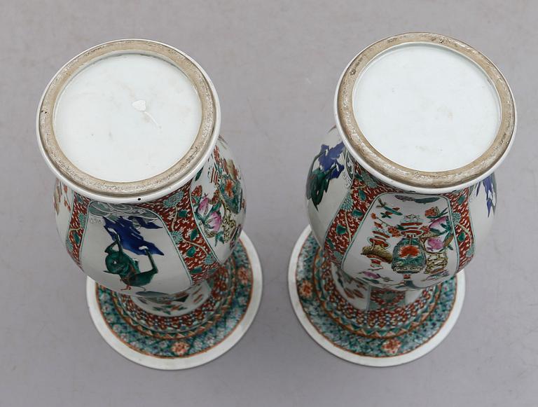 VASER, 1 par, porslin, Kina, Kangxistil, tidigt 1900-tal.