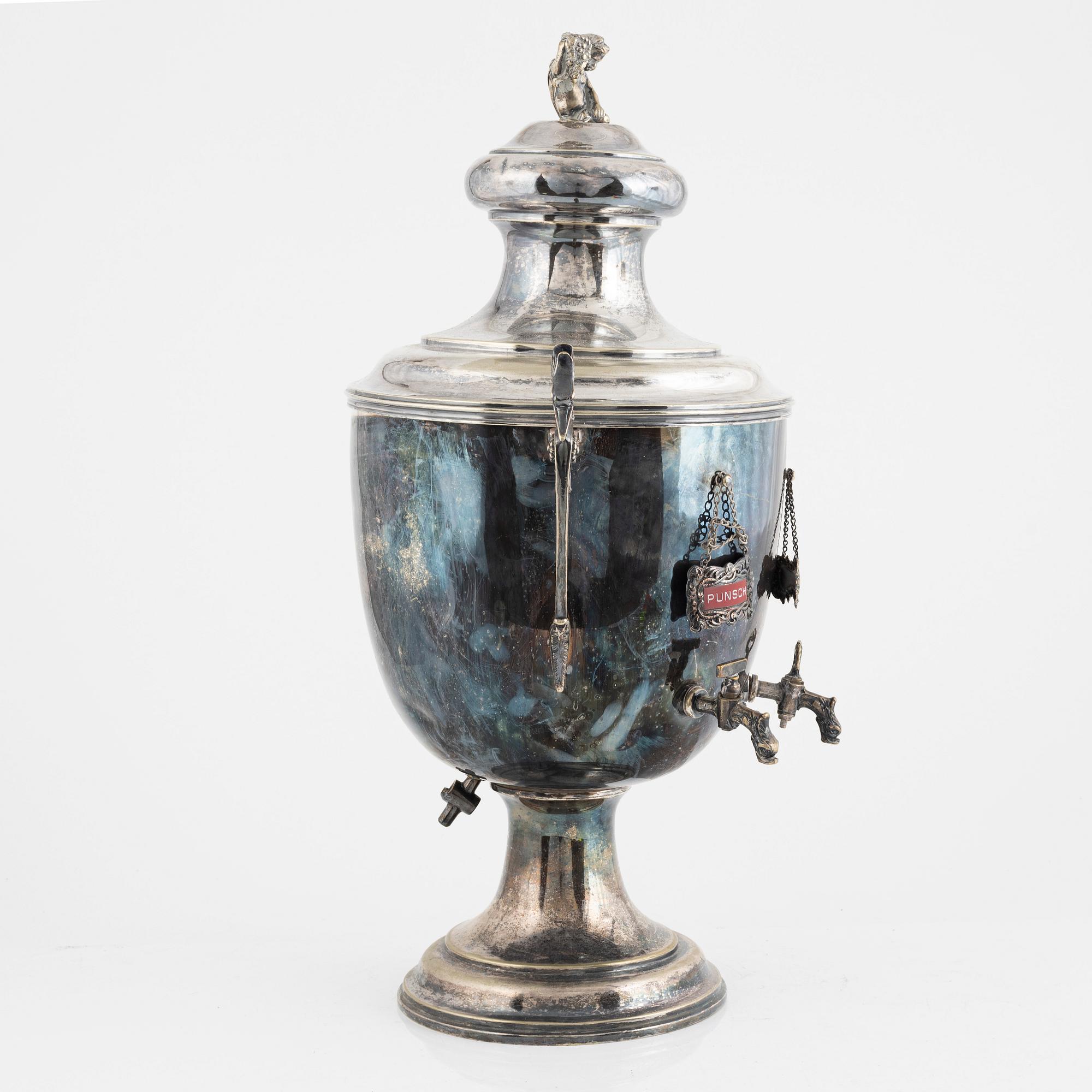 C.R. Carlström, brännvinskylare, nysilver, tidigt 1900-tal.