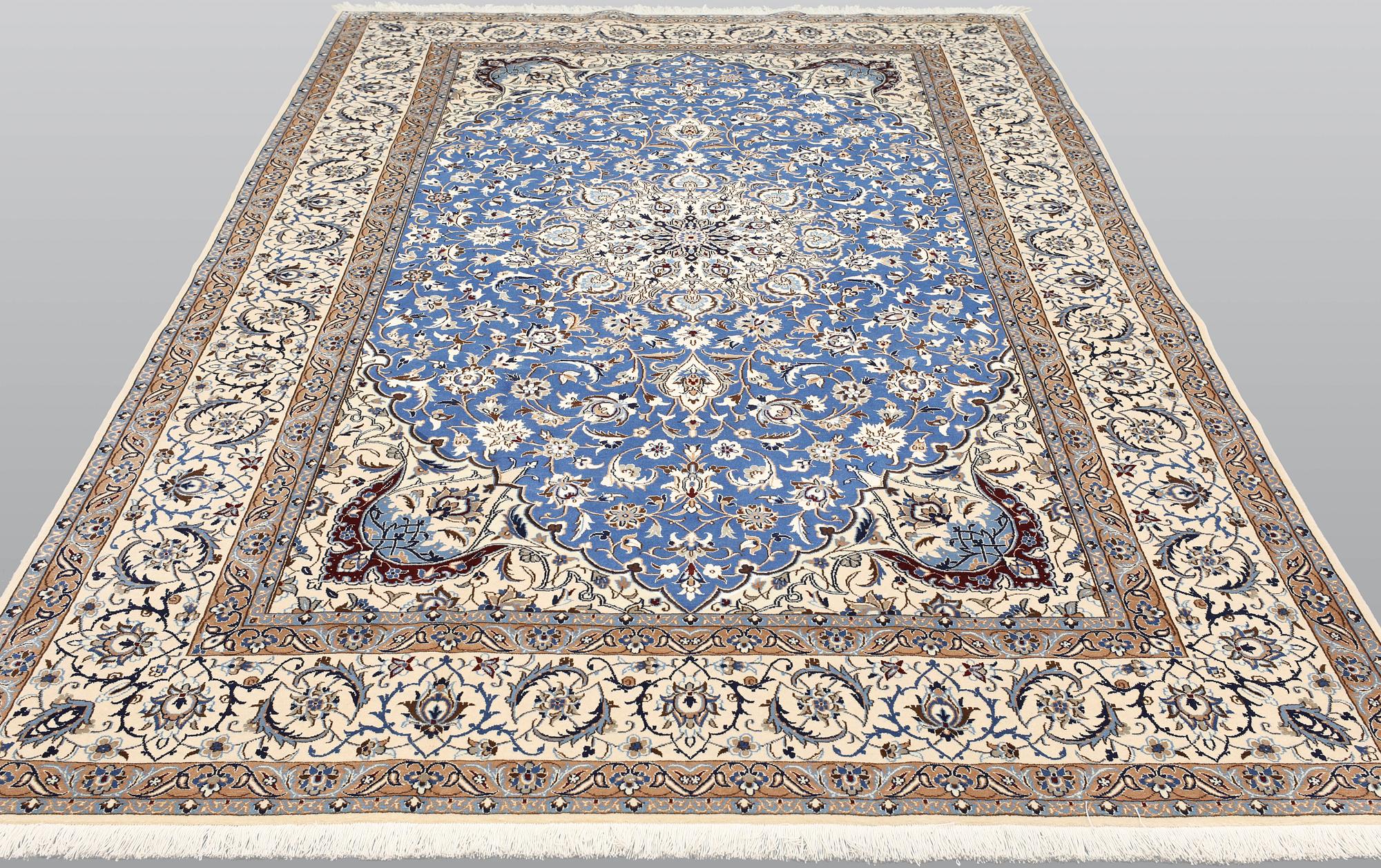 Matta, Nain part silk, s k 9LAA, ca 500,000 knutar/kvm, 331 x 220 cm.