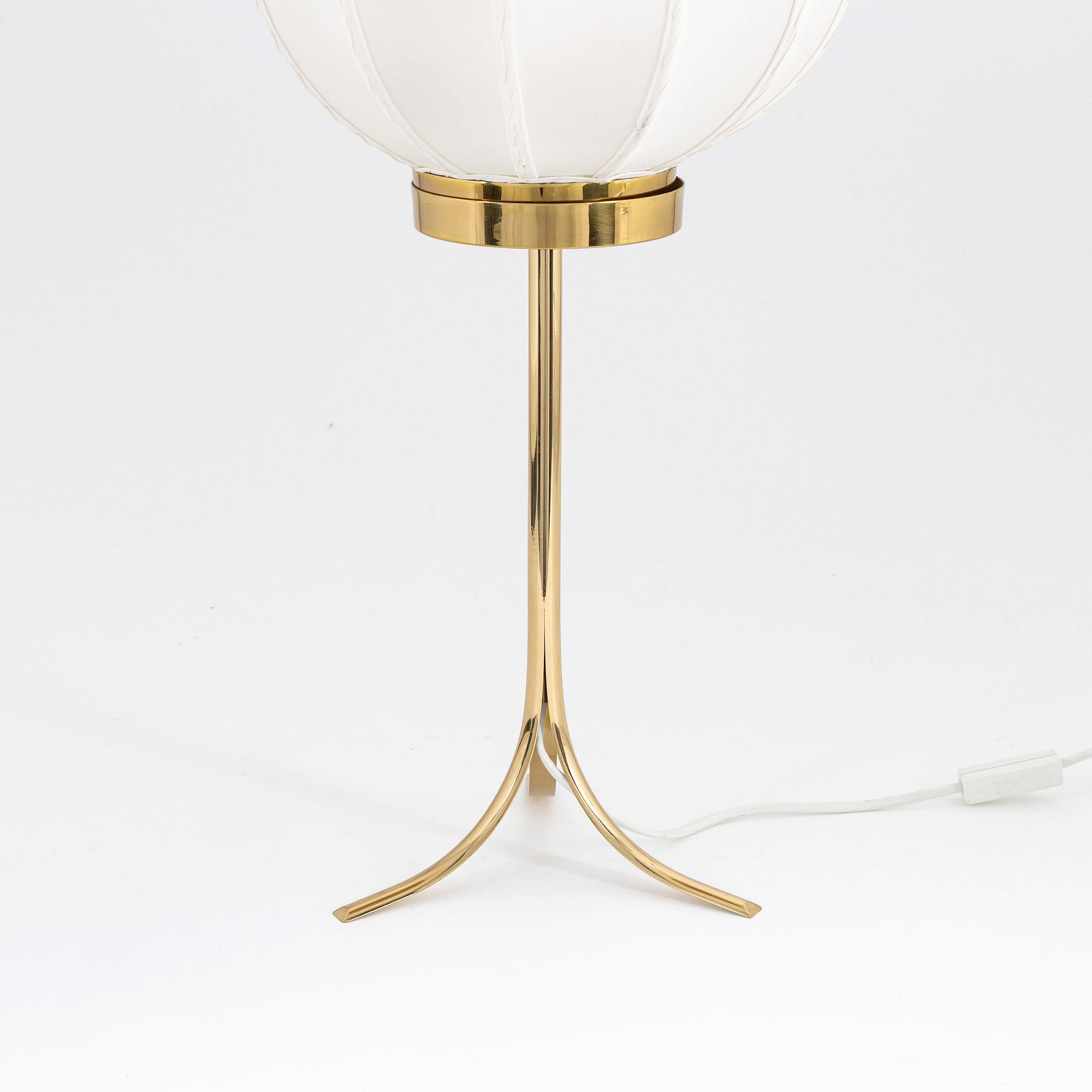 Josef Frank, bordslampa, mässing, modell 2349, "Kinabollen", Firma Svenskt Tenn.