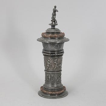 A silver plated cup with lid, WMFB (Würtembergische Metallwarenfabrik), late 19th century.