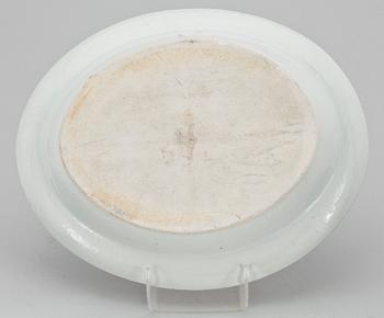 UPPLÄGGNINGSFAT, porslin, Kina, Jiaqing, 1800-talets början.