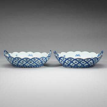 A pair of blue and white baskets, Qing dynasty, Qianlong (1736-95).