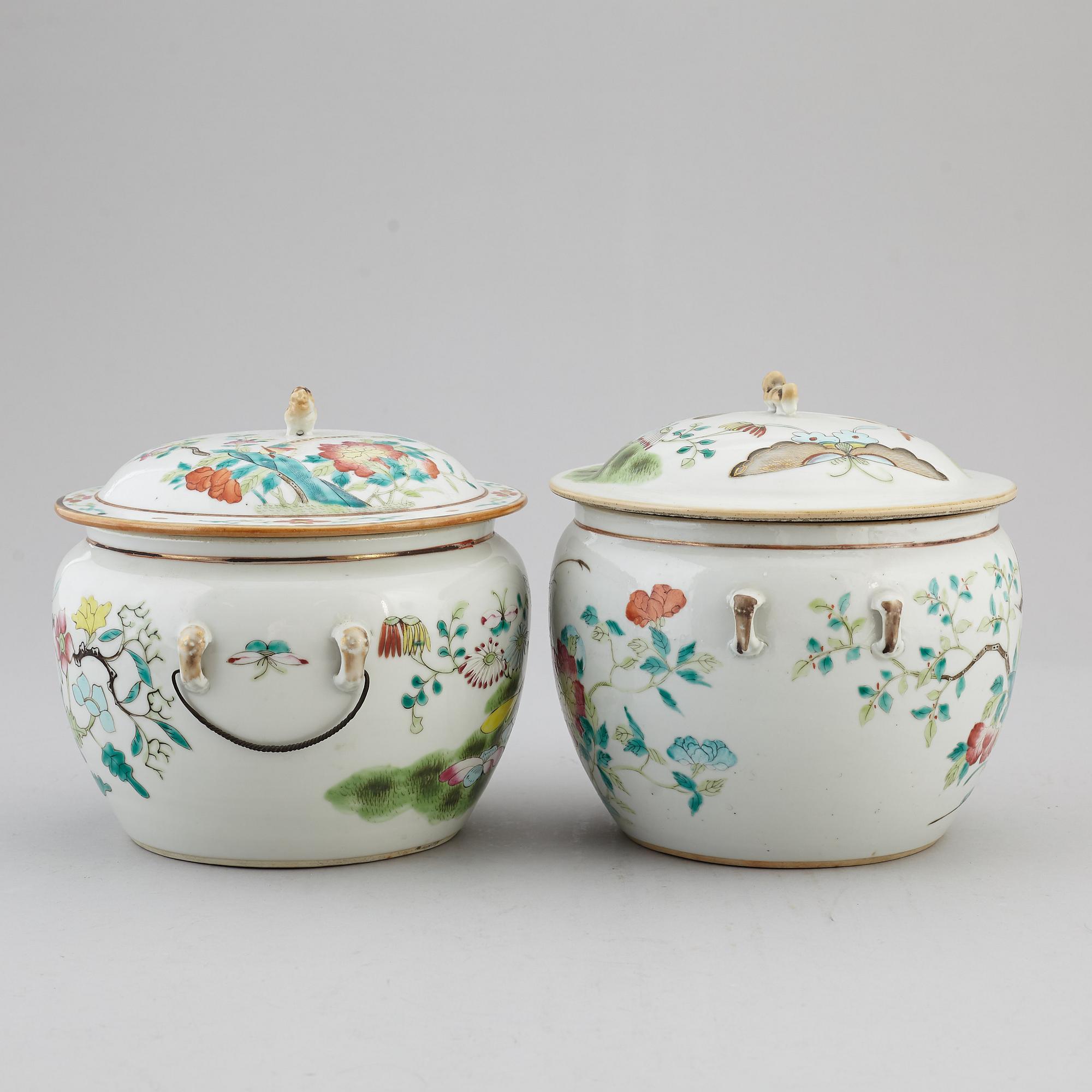 A group of two famille rose jars with covers, Qing dynasty, late 19th century.