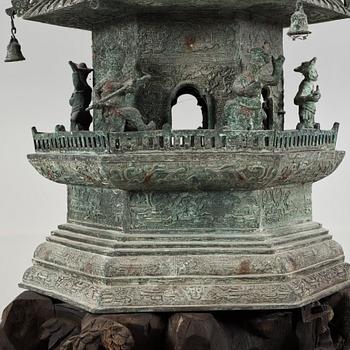 PAGOD, brons. Qingdynasty (1644-1912).