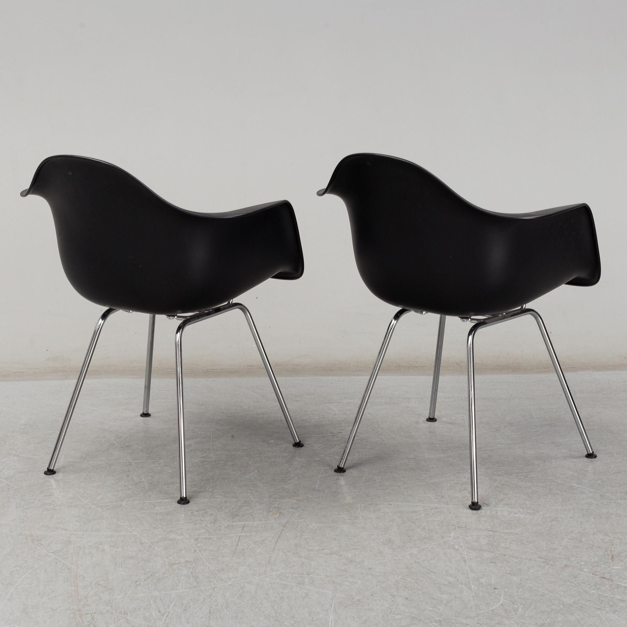 CHARLES & RAY EAMES, Five 'Plastic Armchairs', Vitra.