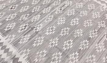 Kilim, ca 316 x 219 cm.