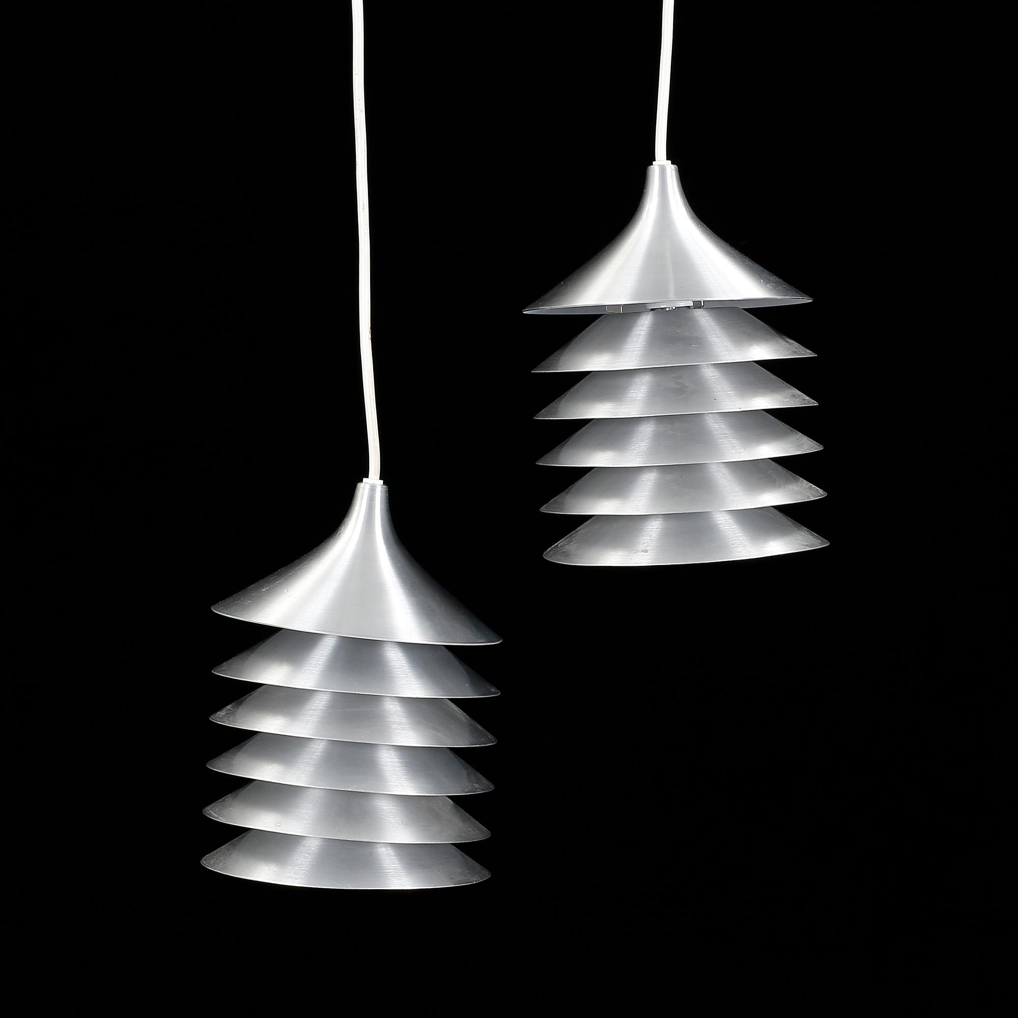 TAKLAMPA, ett par. "Duett", modellen formgiven 1983 av Bent Boyesen för Ikea.