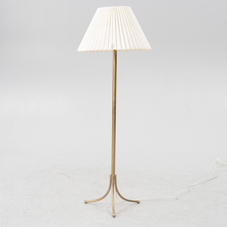 Josef Frank, golvlampa, modell G 2326, Firma Svenskt Tenn.