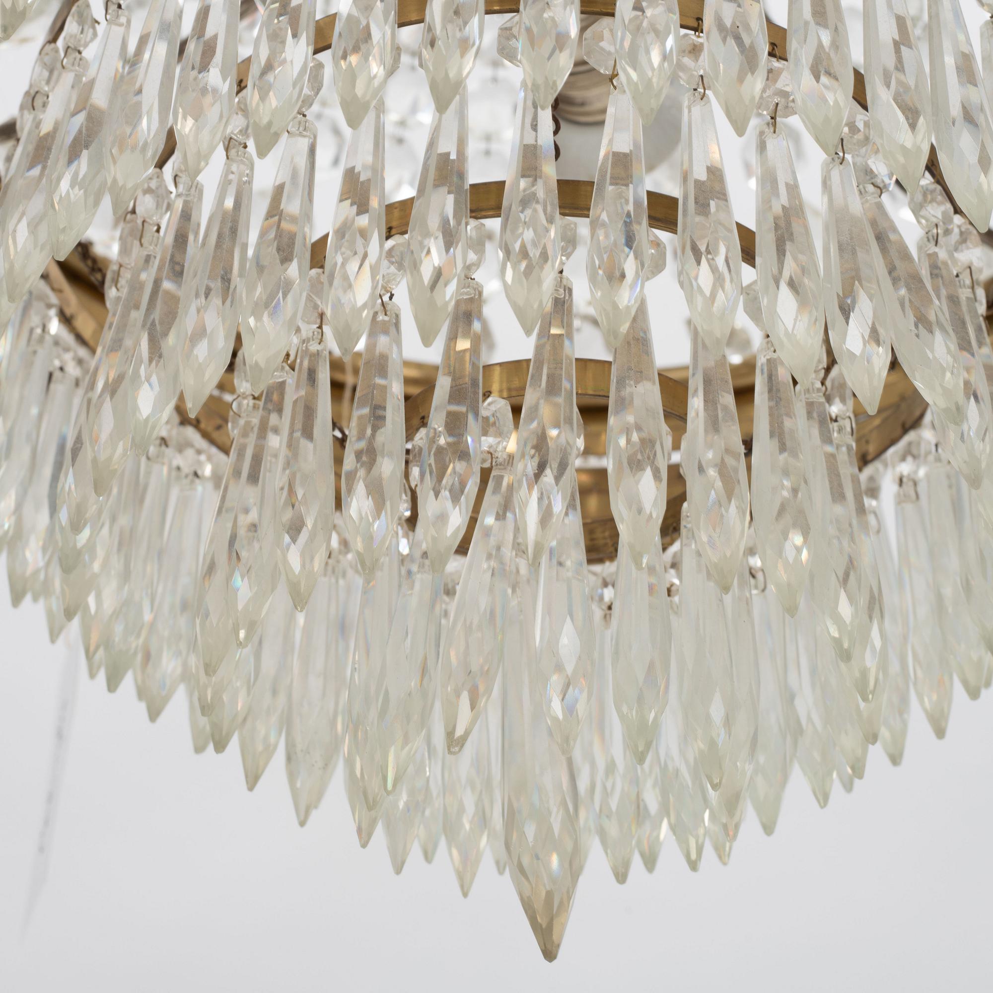 A Gustavian style chadelier, first halt fo the 20th Century.