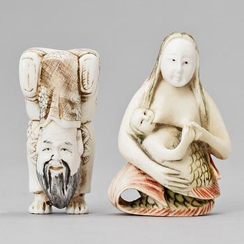 NETSUKE, 2 st, ben, Japan 1900-tal.
