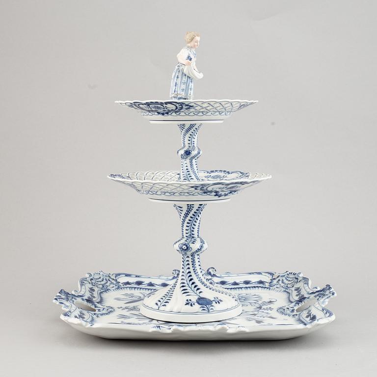 A Porcelain tray and cake stand, Meissen, 20th Century.