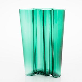 Alvar Aalto, maljakko, malli 251, signeerattu Iittala. 2000-luku.