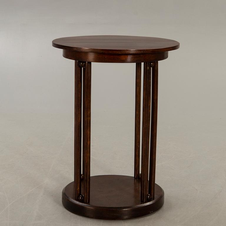 An early 1900s jugend side table.