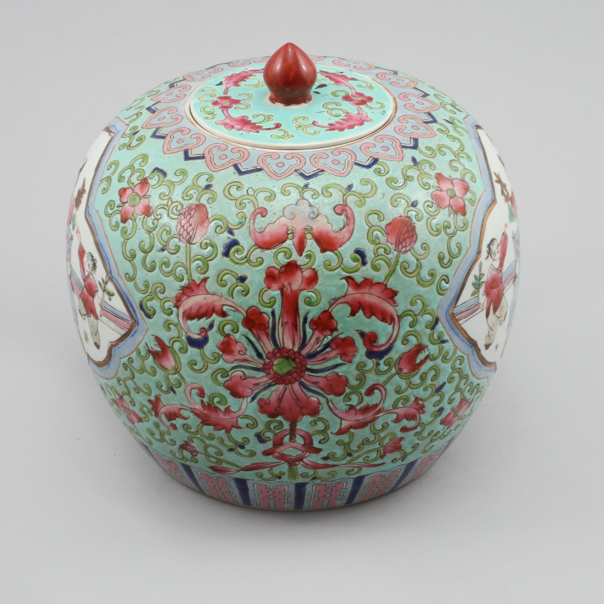 LOCKURNA, porslin, Kina, 1900-tal.