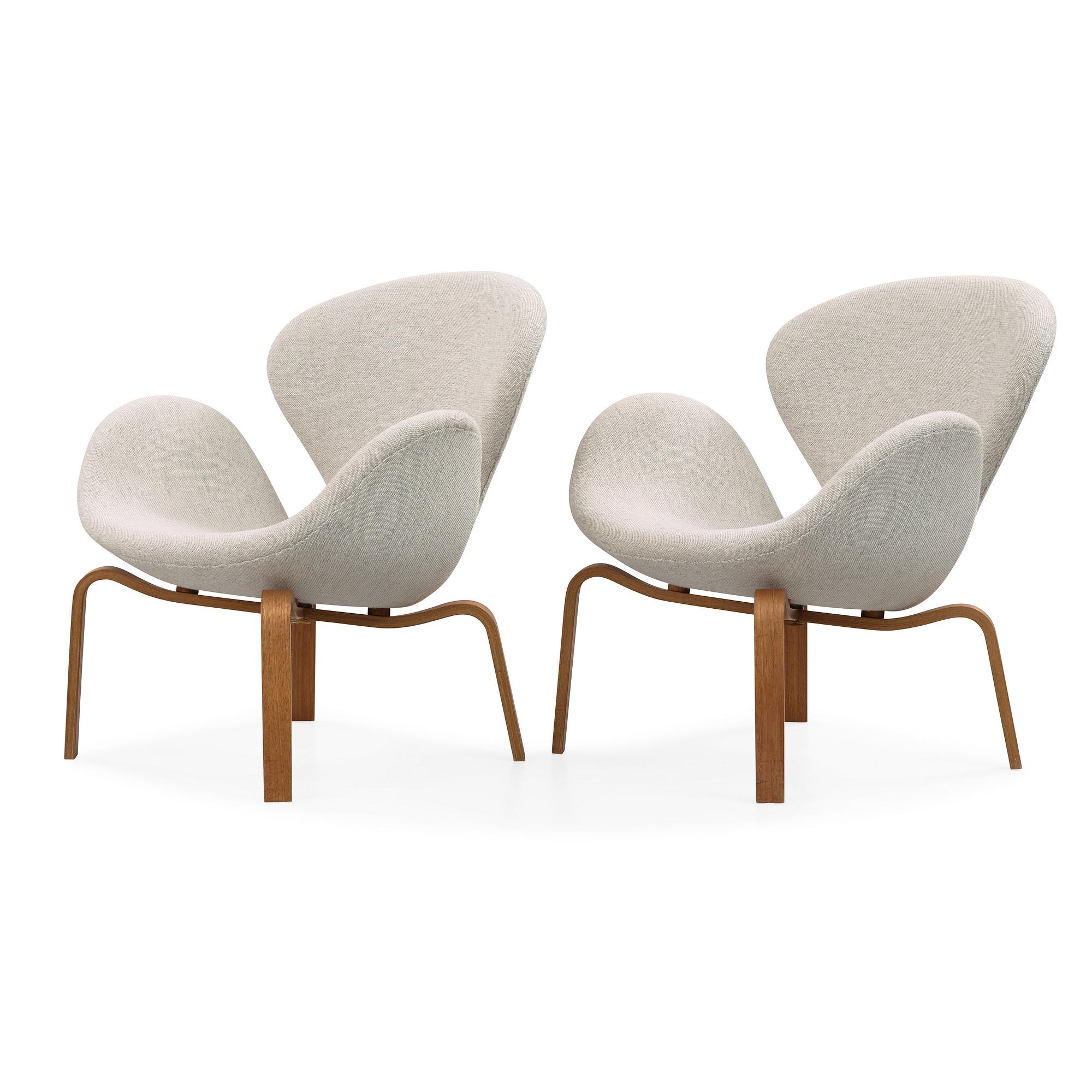 Arne Jacobsen, A pair of 'Swan' easy chairs, Fritz Hansen, Denmark 1966.
