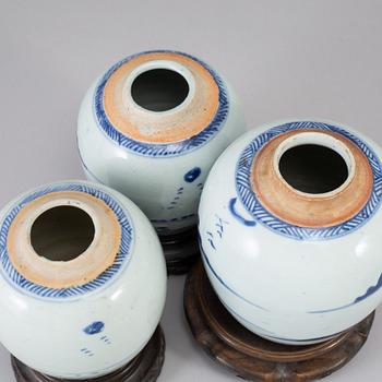 A set of three blue and white tea caddies, Qing dynasty, 19th Century.