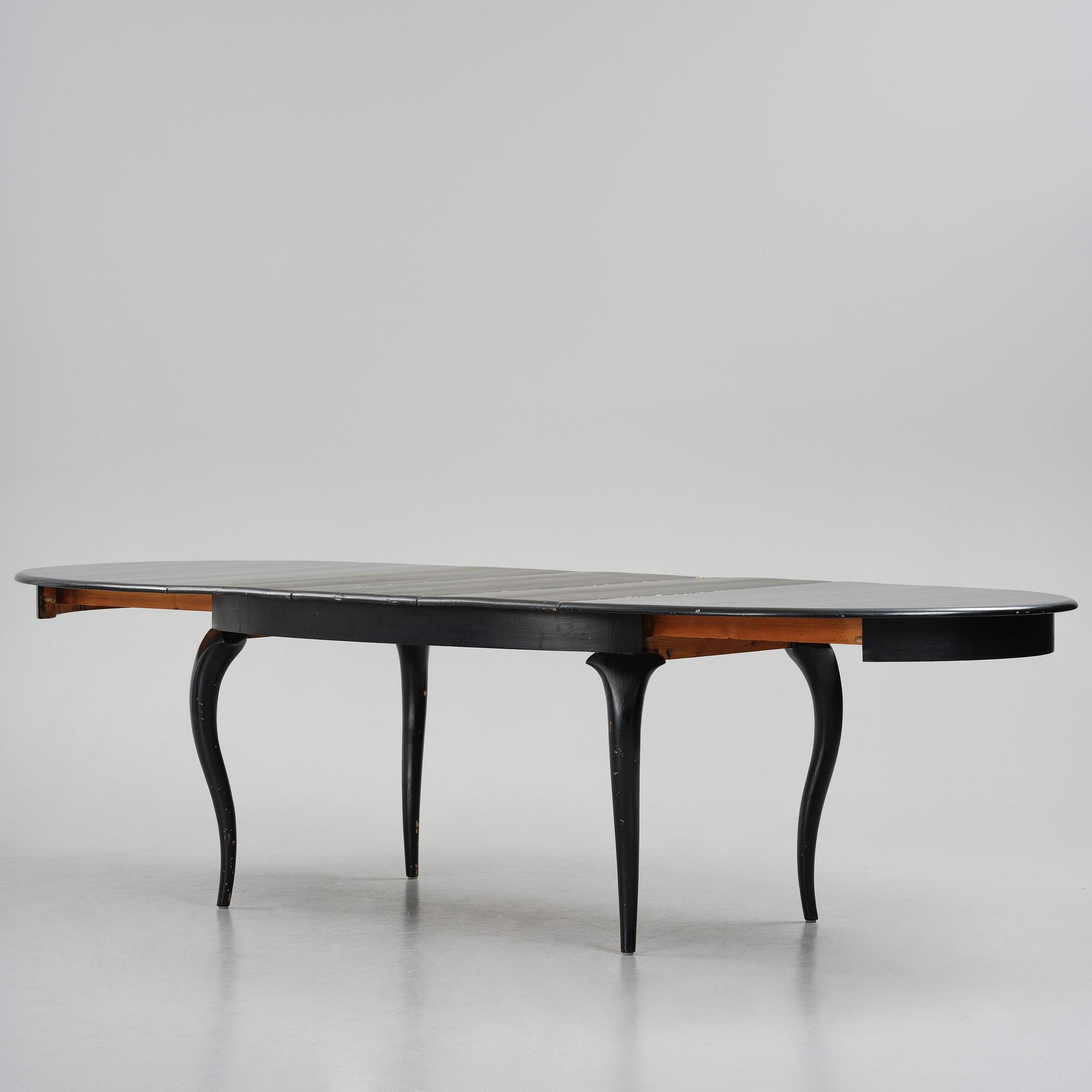 Uno Åhrén, a Swedish Grace dining table, 1920s.