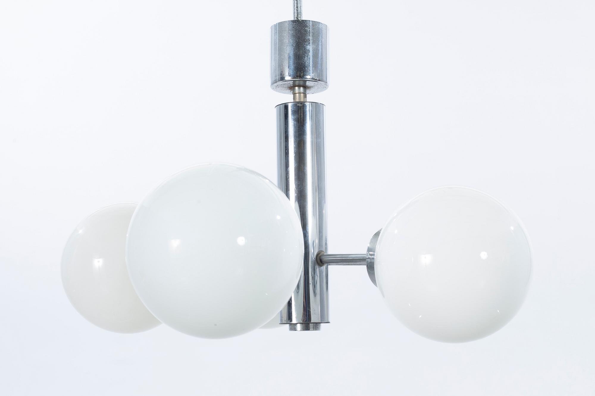 TAKLAMPA 1900-talets mitt.