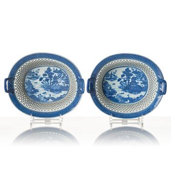 A pair of blue and white chesnut baskets, Qing dynasty, Qianlong (1736-95).