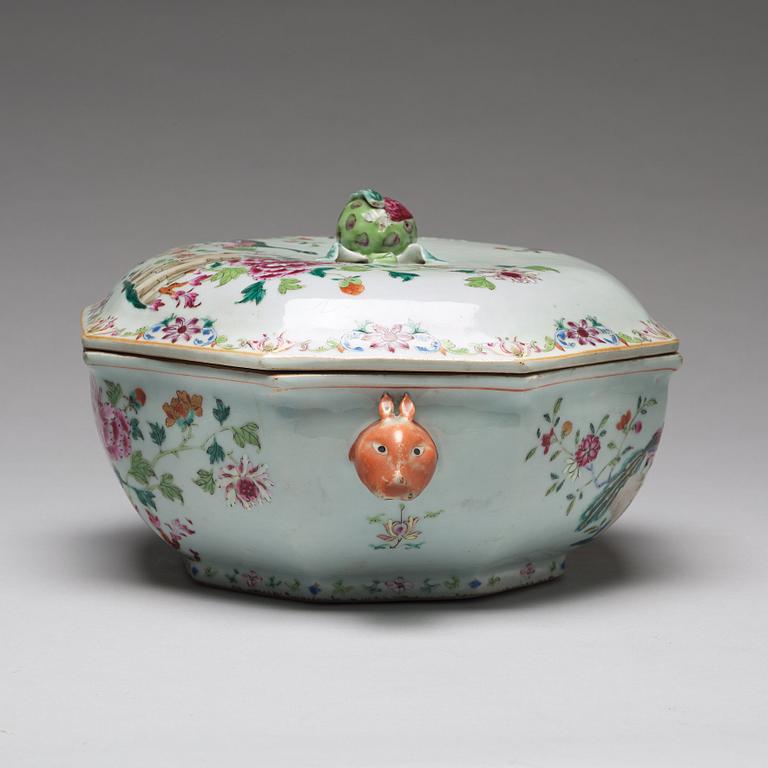 A famille rose 'double peacock' tureen with cover and stand, Qing dynasty (1662-1722).