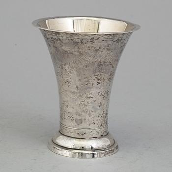 A silver cup by SVEN PETTER DAHGREN, Uppsala, 1844.