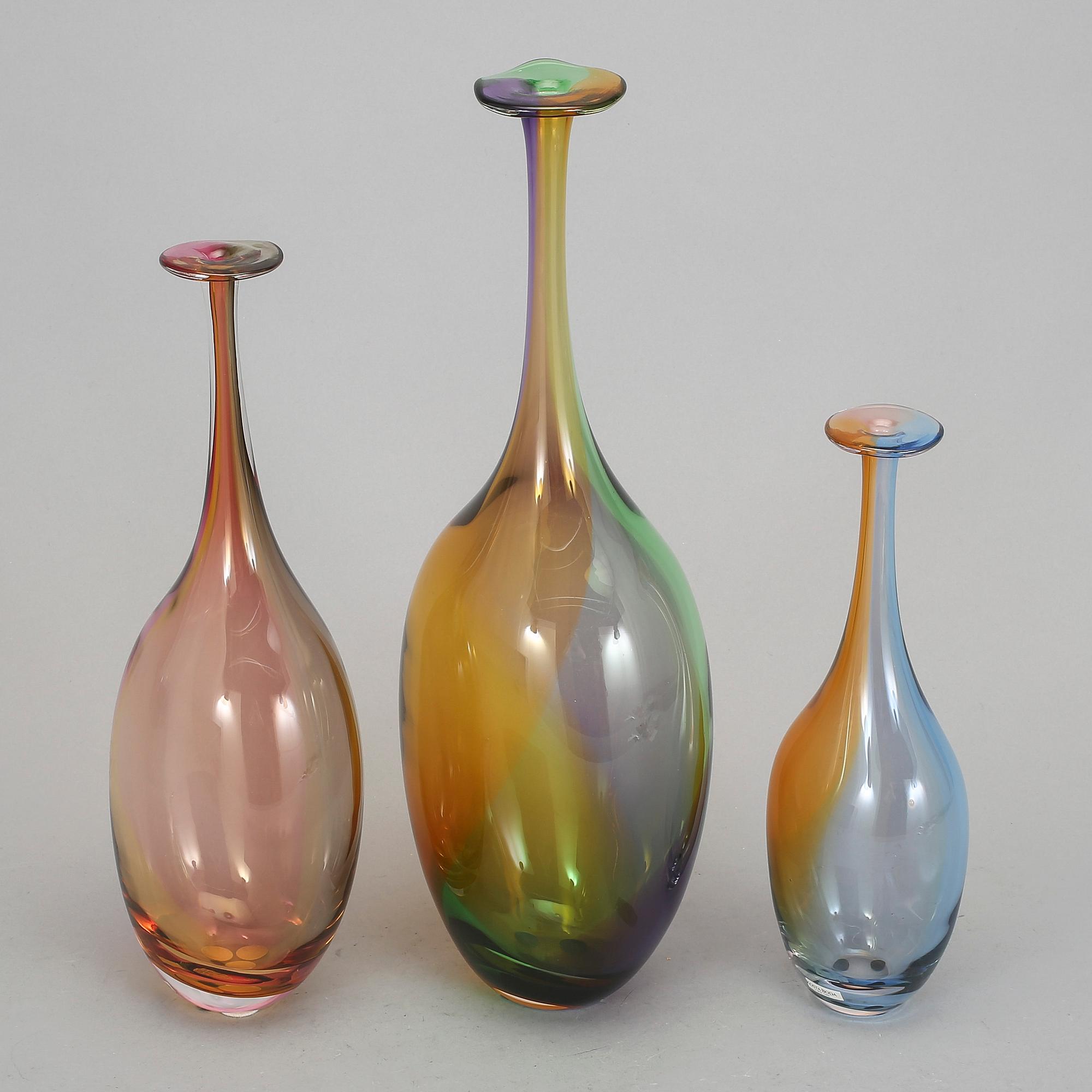 VASER, 3 st, glas, Kjell Engman, Kosta Boda. Ej signerade.