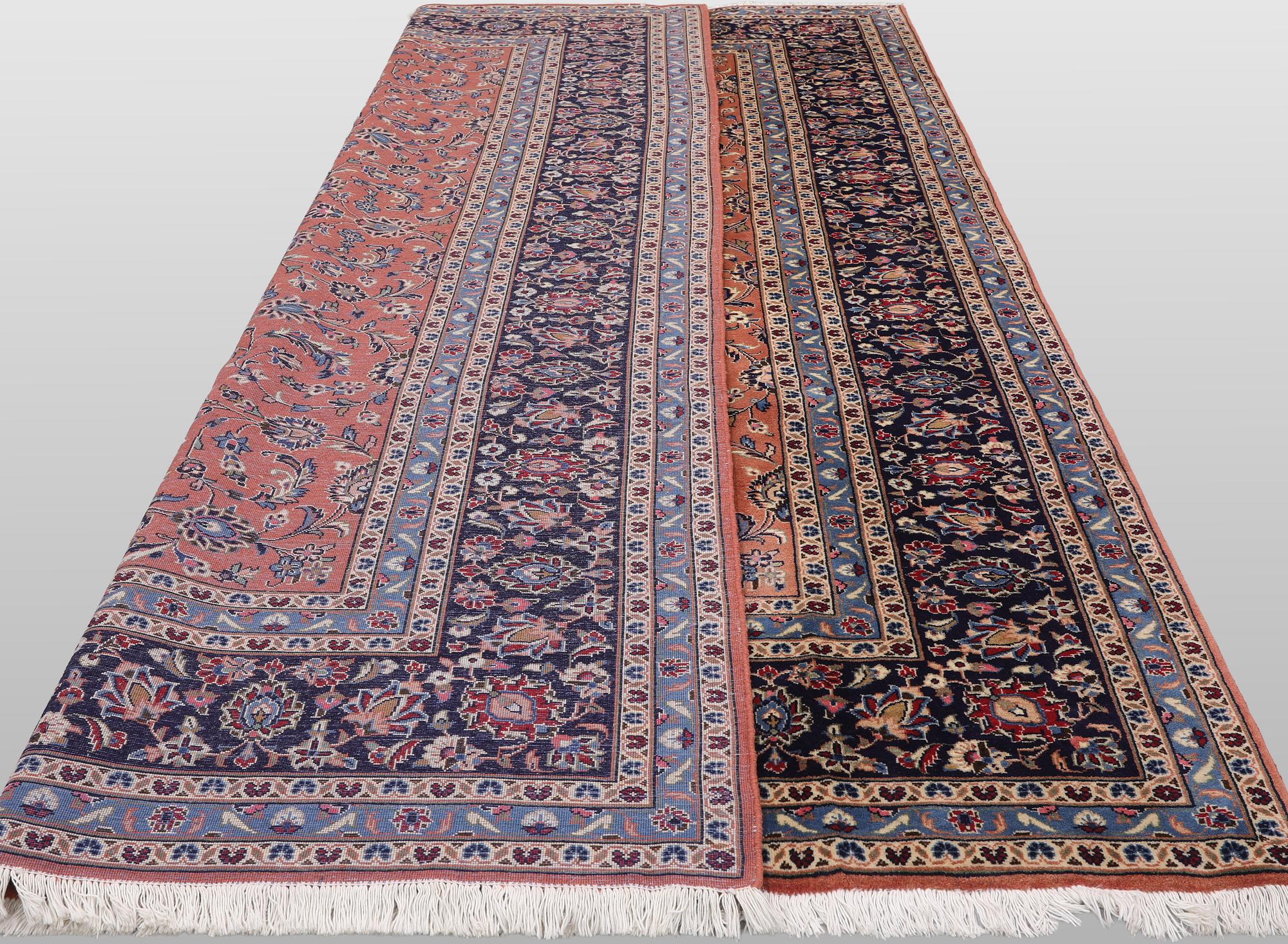 A Saruk carpet, 347 x 245 cm.