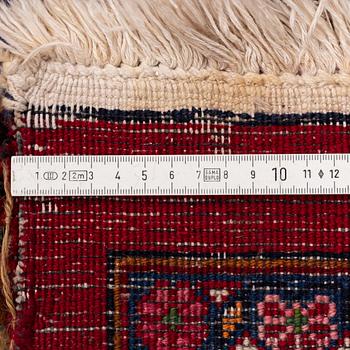 A Meshad carpet, ca 410 x 290 cm.