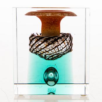 OIVA TOIKKA,  an annual glass cube signed Oiva Toikka, Nuutajärvi 1999, numbered 402/2000.