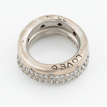 Ole Lyngaard två ringar "Love" nr 4 18K vitguld med runda briljantslipade diamanter.