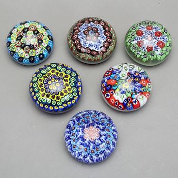 BREVPRESSAR, 6 stycken. Murano, Italien, 1900-tal.