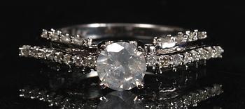 RING, 14 K vitguld samt briljanter.