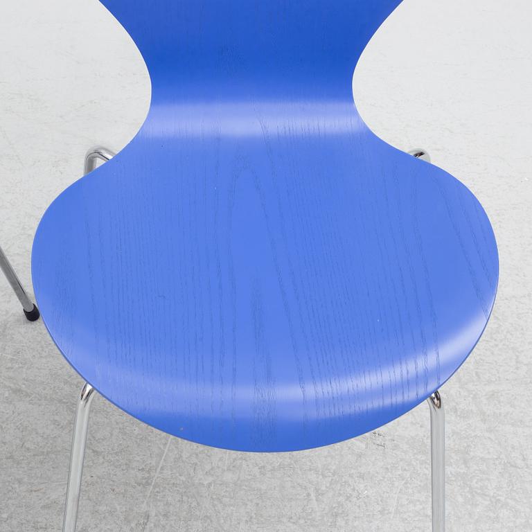 Arne Jacobsen, chairs, a pair, "The Seven", Fritz Hansen, Denmark, 1998.