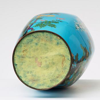 VAS, cloissonné, troligen Japan, 1800/1900-tal.