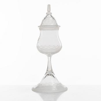 Simon Gate, An "Aurora" lidded glass cup, Orrefors, 1976.