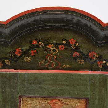 Hängskåp, allmoge, av Jöns Månsson, Forsa, Hälsingland, märkt JSS 1792.