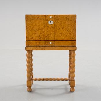 BESTICKSSCHATULL, masurbjörk, 1800-tal.