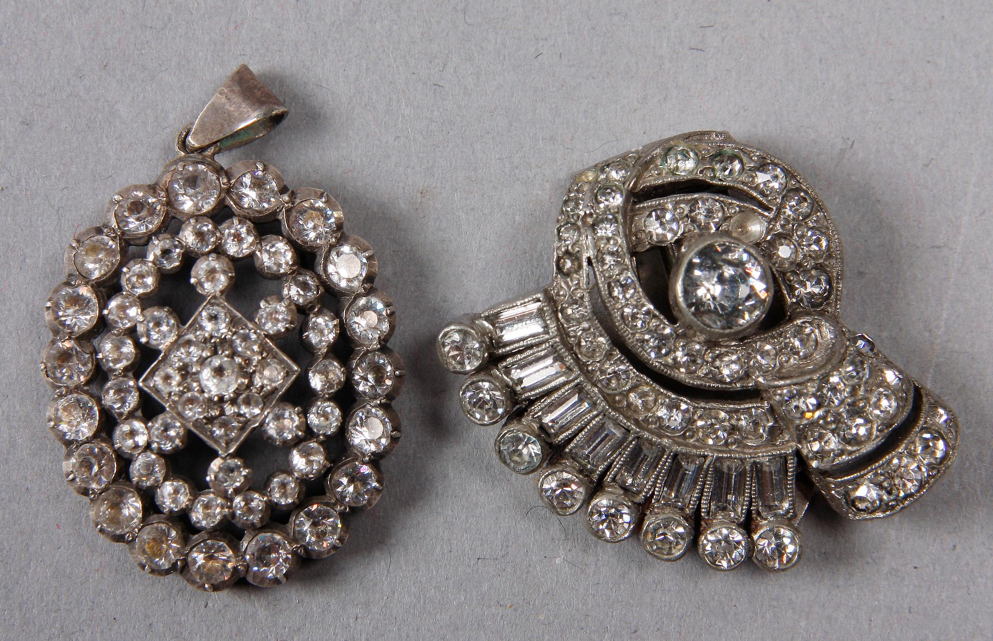 PARTI SMYCKEN, 7 delar, metall, markasiter och paste, 1900-tal.