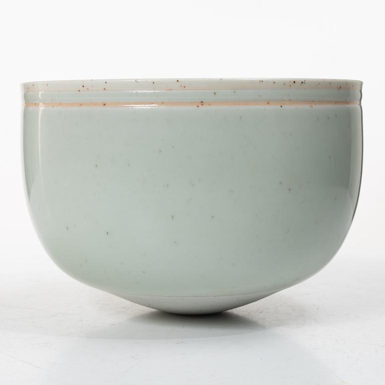 Alev Ebüzziya Siesbye, bowl, numbered 196/500, signed, Royal Copenhagen.