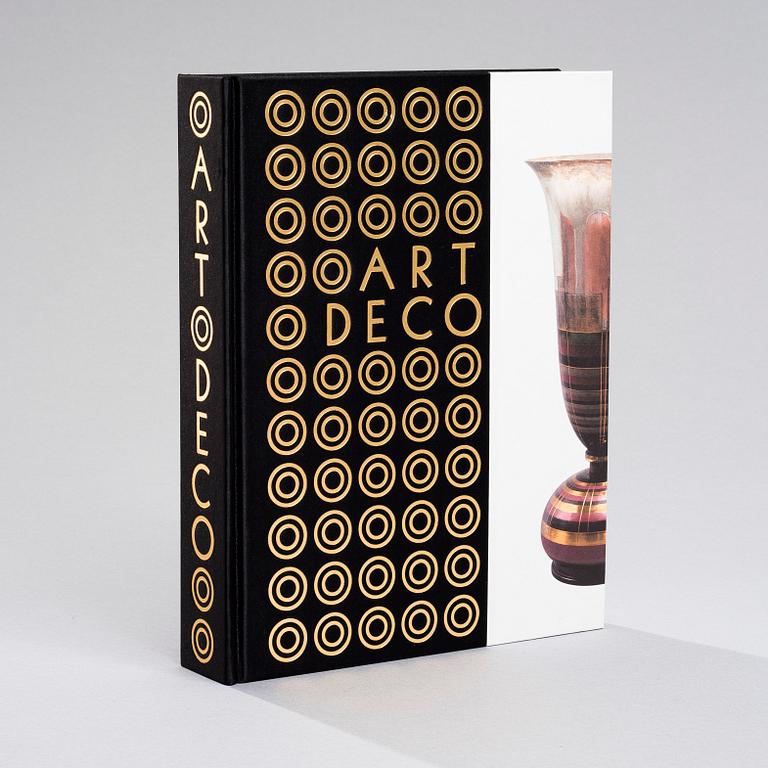 BOK, "Art Deco", Alastair Duncan, Kustannusosakeyhtiö Tammi, Helsingfors 2012. Numrerat ex. 951/1250.