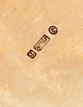 CIGARETTETUI, 9 k guld. Vikt ca 189 gram.