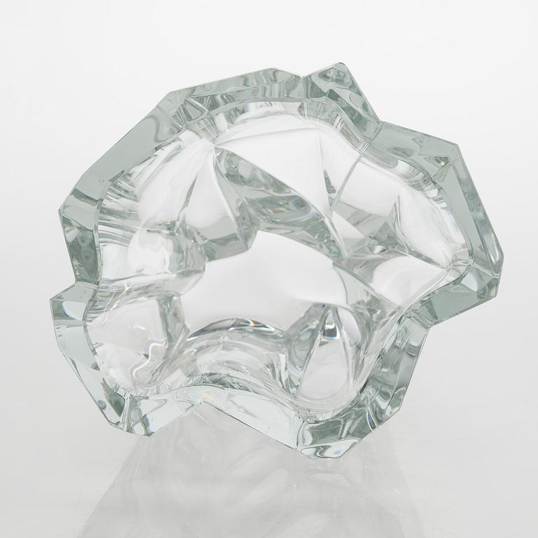 Tapio Wirkkala, vas, "Isberg", signerad Tapio Wirkkala 3825.