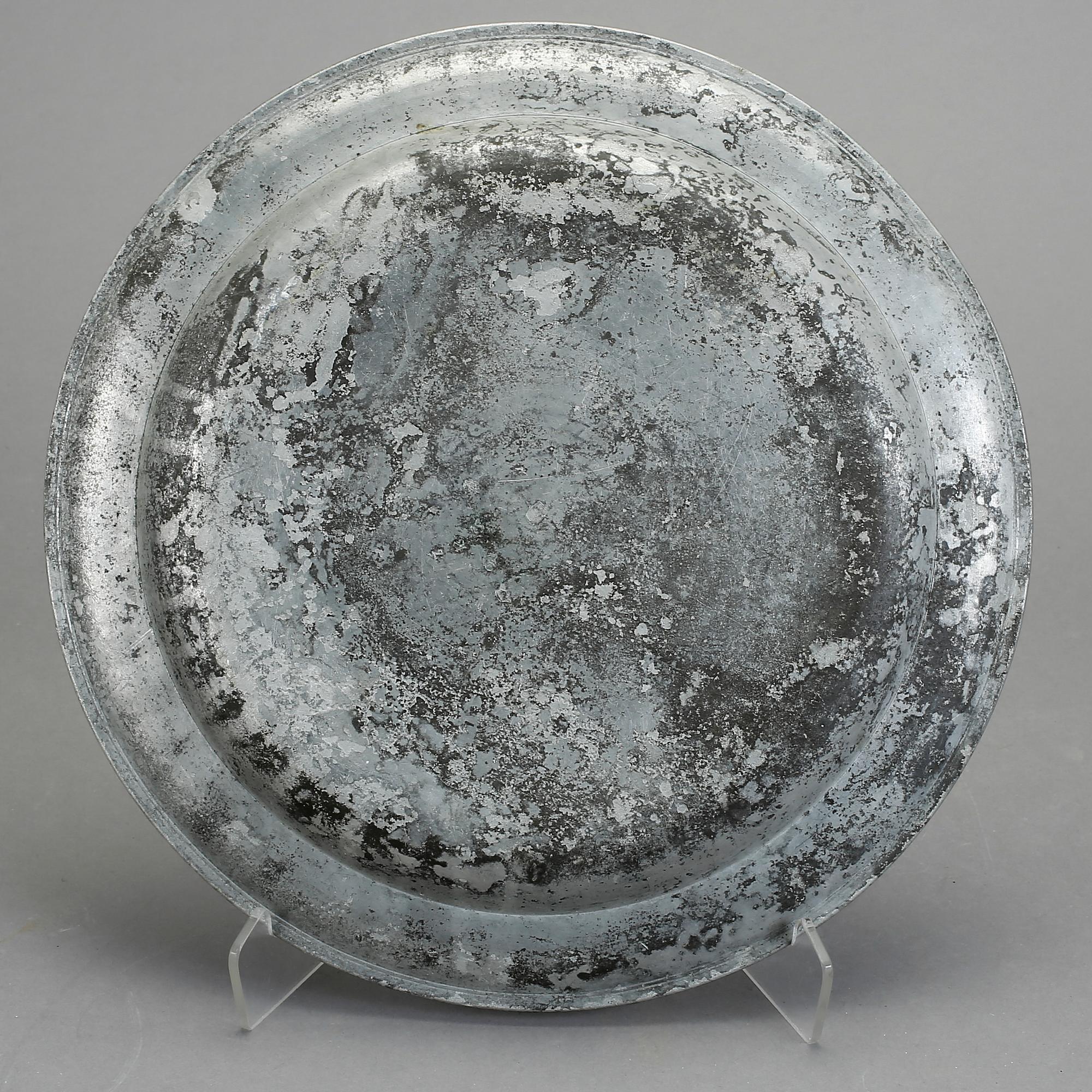 FAT, tenn. 1700-tal med otydliga stämplar.
